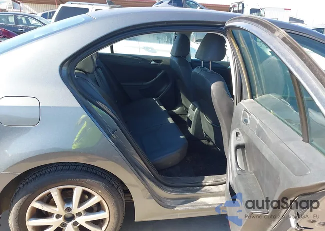 3VWDX7AJ3CM453704: 44404227