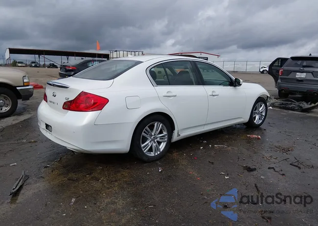 JN1CV6AP6DM722023: 44404272