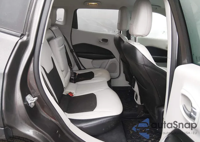 3C4NJDBB1JT434943: 44404317