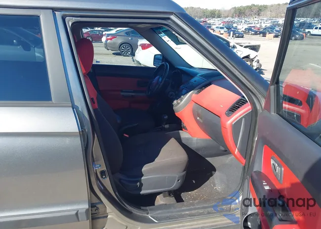 KNDJT2A21A7047991: 44404323