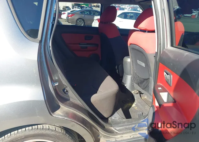 KNDJT2A21A7047991: 44404323