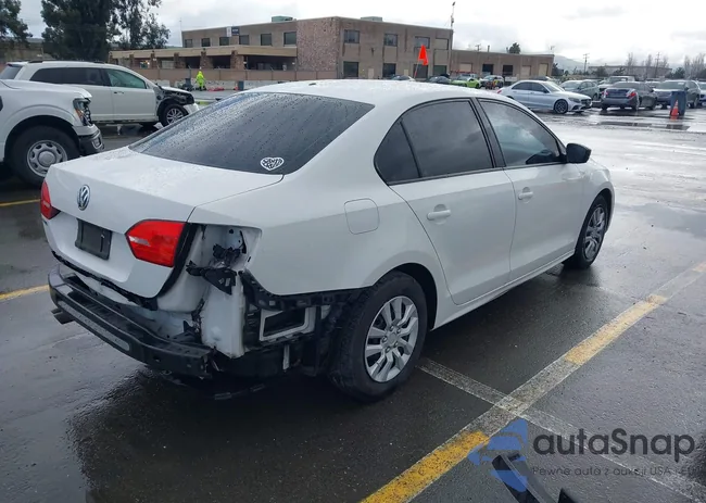 3VW2K7AJ1BM395774: 44404368