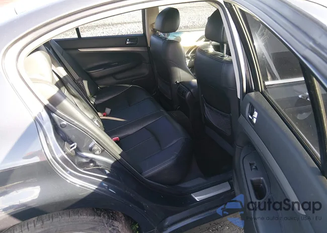 JN1CV6ARXCM975779: 44404371