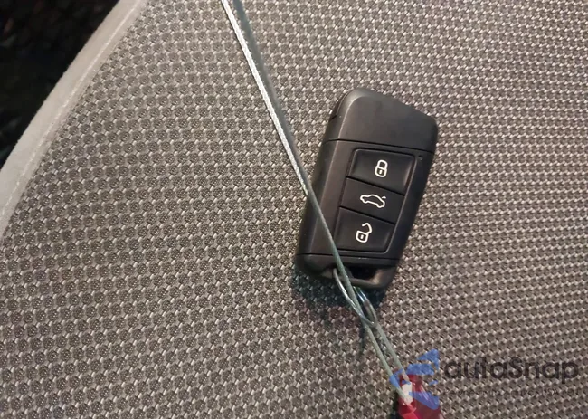 3VV8X7B20RM071555: 44403433