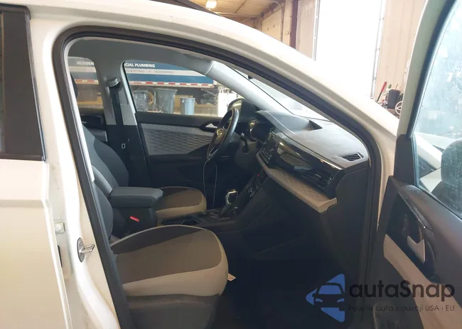 3VV8X7B20RM071555: 44403433