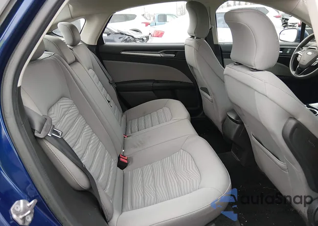 3FA6P0G78GR111923: 44403436