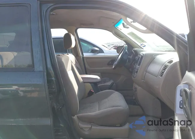 1FMYU03124KA46852: 44403658