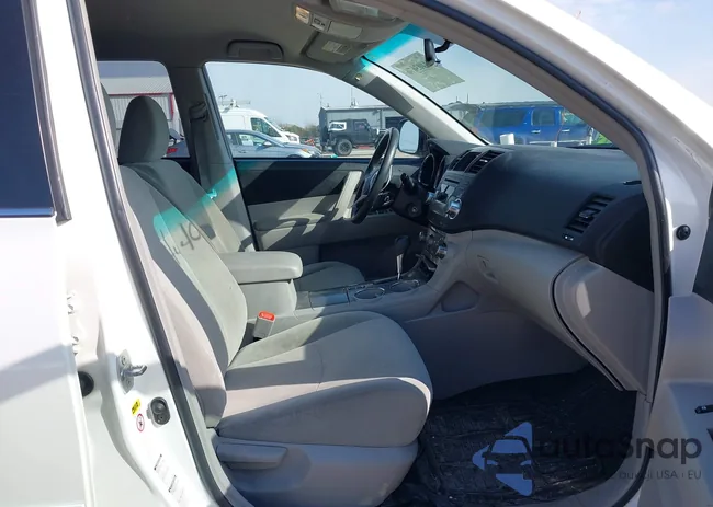 5TDBK3EH9BS045408: 44403676