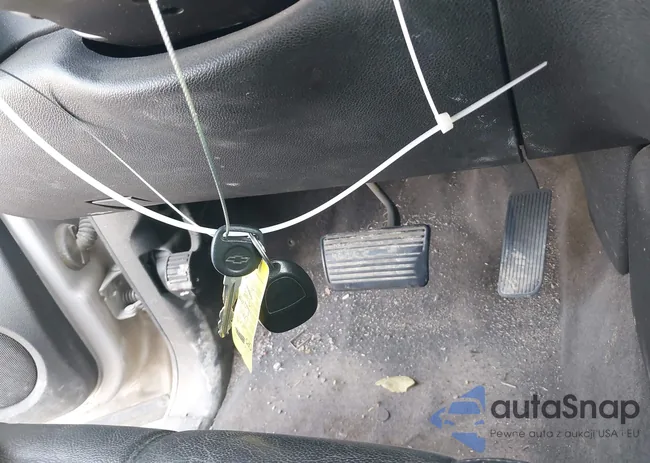 1GNFC26099R174492: 44403684