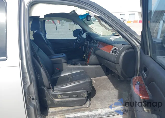 1GNFC26099R174492: 44403684