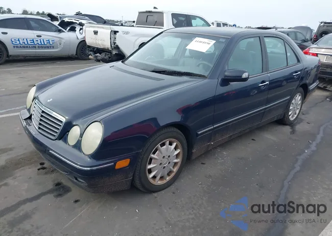 WDBJF65J61B378528: 44404890