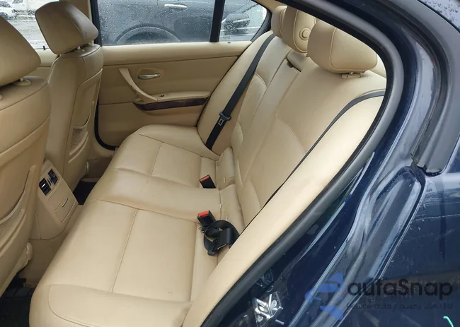 WBAVC73588KP38333: 44404946