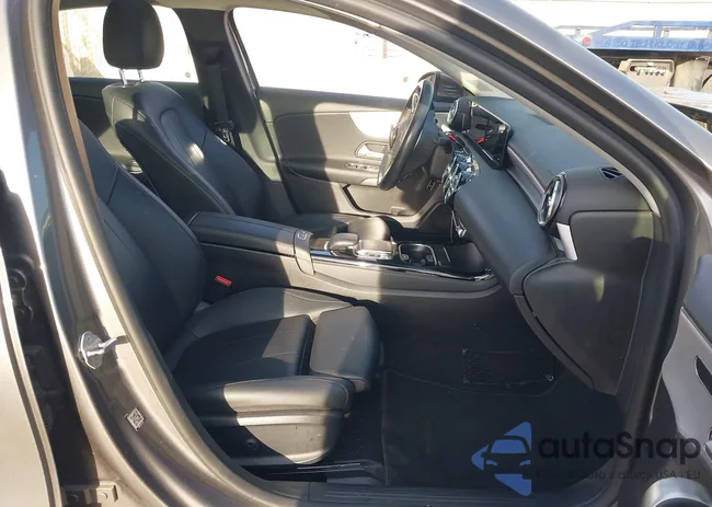 W1K3G4FB3LJ237577: 44405074