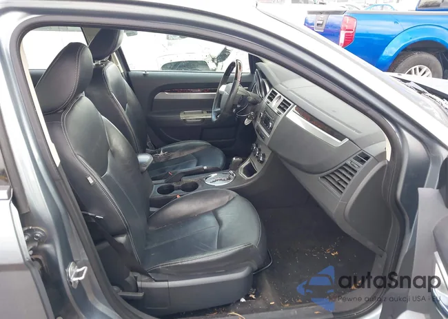 1C3LC56B59N551572: 44405123