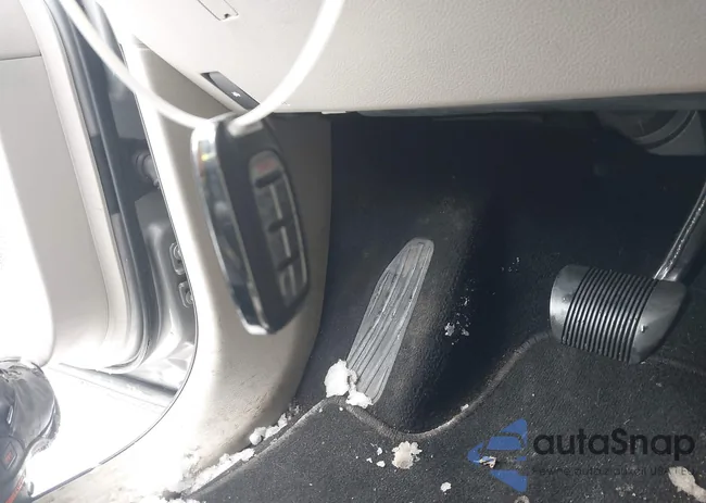 2C4RC1BG6HR654811: 44404544