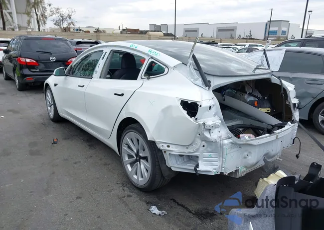 5YJ3E1EB4MF942915: 44404671