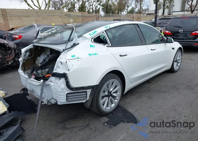 5YJ3E1EB4MF942915: 44404671