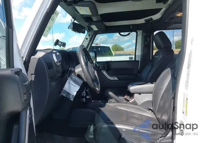 1C4BJWFG7GL161824: 44404763