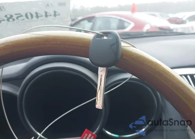 2T2GK31U38C052098: 44405840