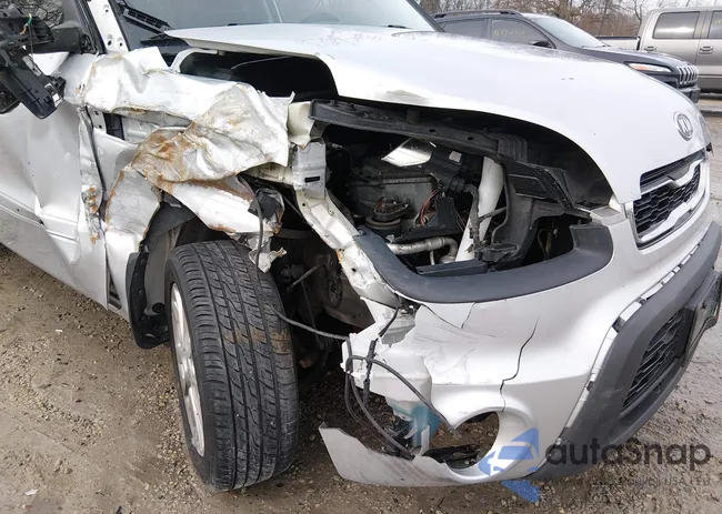 KNDJT2A63C7397872: 44406080