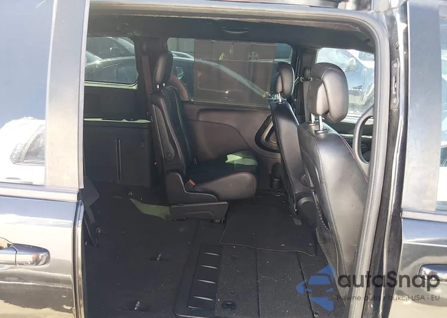 2C4RDGEG2JR337156: 44406310