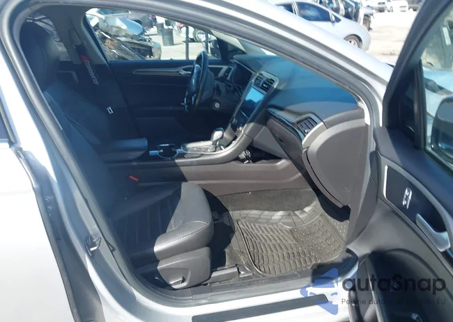 3FA6P0HD8GR260904: 44405667