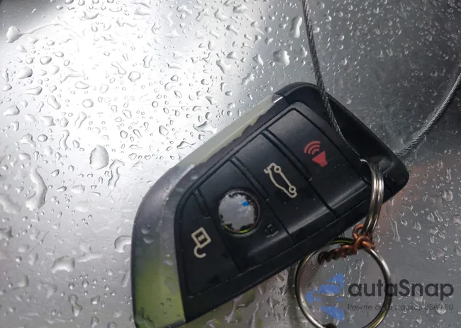 WBXHT3C33GP884778: 44405714