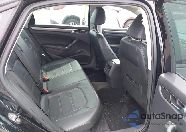 1VWAA7A30JC003304: 44405783