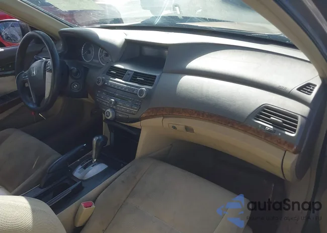 1HGCP26719A027015: 44407412