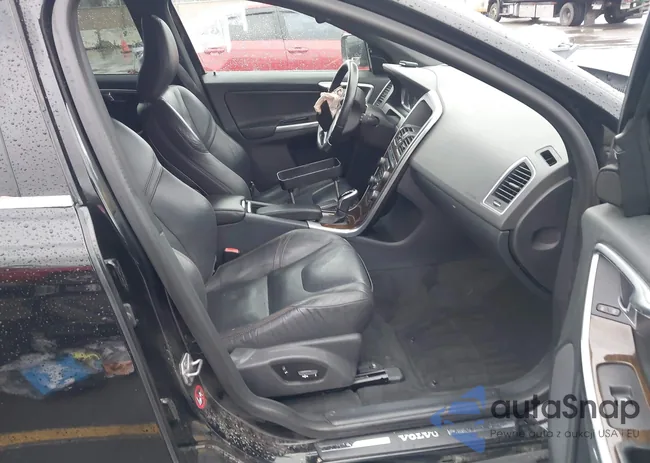 YV426MDC0F2593243: 44406612