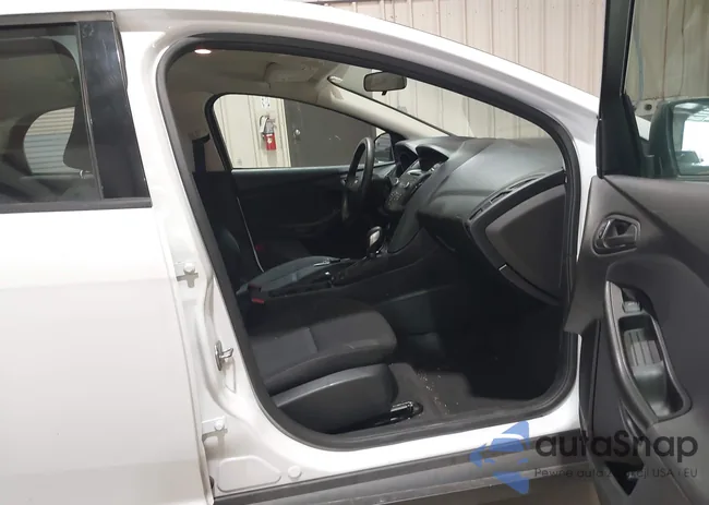 1FADP3E29HL331538: 44407877