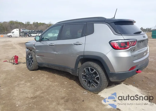 3C4NJDDB8KT739788: 44407972