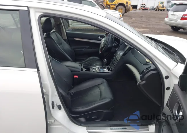 JN1CV6AR1FM650541: 44408084