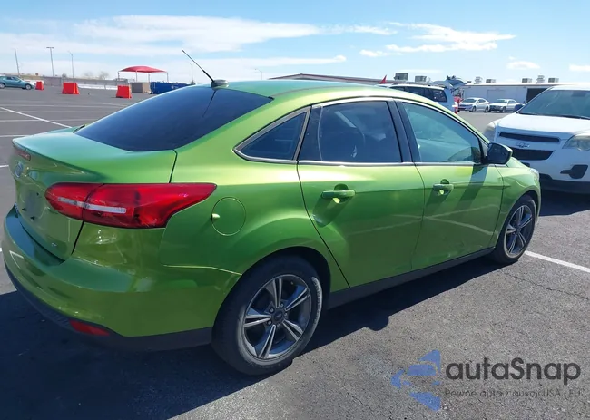 1FADP3F21JL293405: 44408095