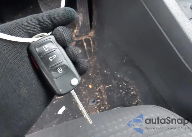 3VW2K7AJ5FM203732: 44408157