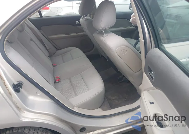 3FAHP0GA8AR321739: 44408247