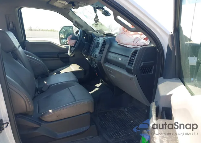 1FTBF2A6XJEC93092: 44407464