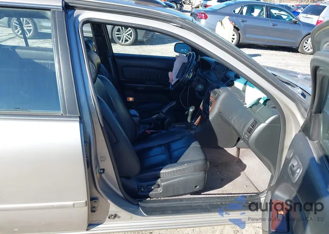 JN1CA21A9XT108478: 44407676