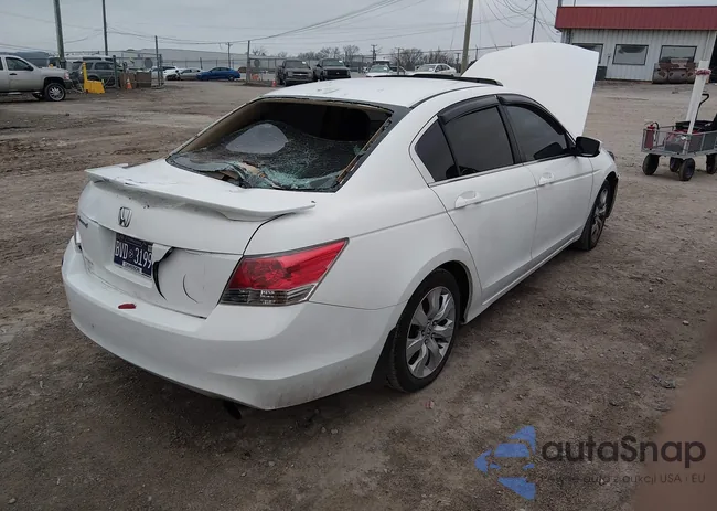 1HGCP26819A093301: 44409236