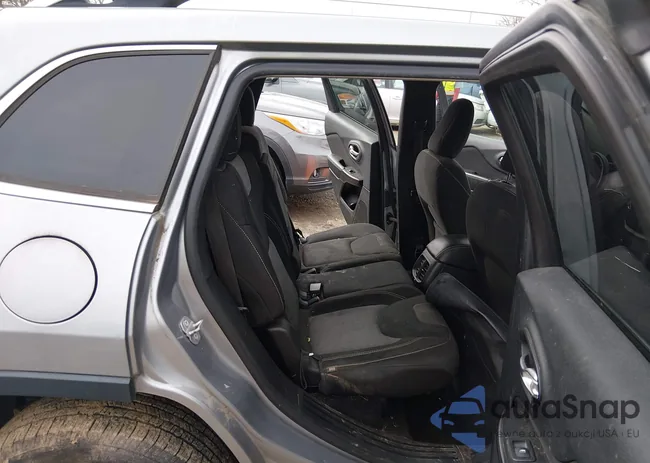 1C4PJLCB3EW313557: 44409299