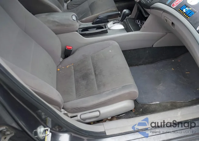 1HGCP2F44BA059243: 44409313