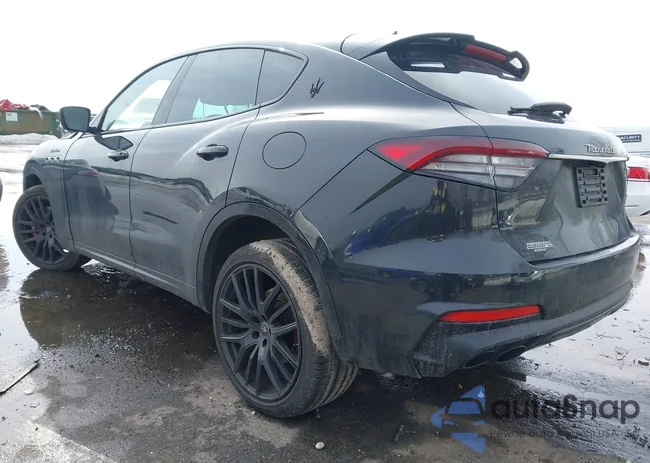 ZN661YUM8NX402266: 44409335