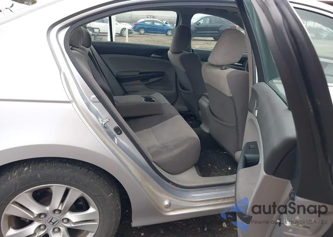 1HGCP26498A159105: 44409408