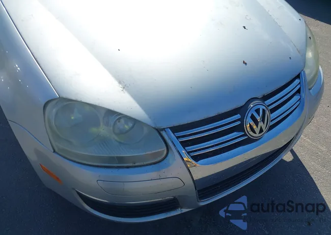 3VWRM71K09M042695: 44408443