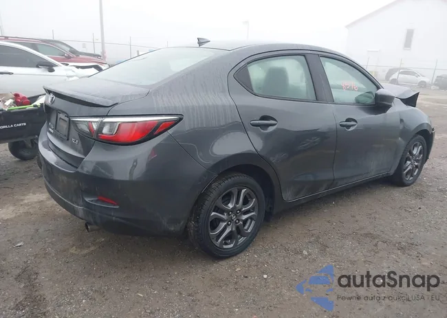 3MYDLBYV7KY506911: 44408576