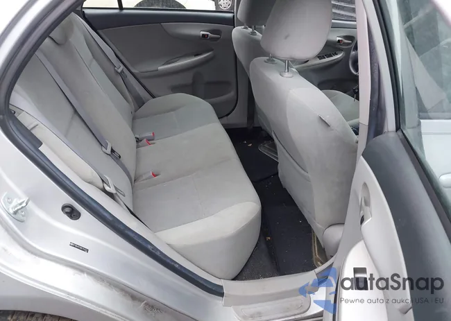 2T1BU4EE6BC752223: 44409880