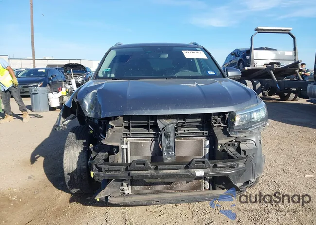 3VVSX7B2XRM068989: 44410101