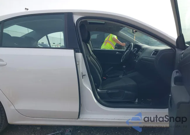 3VW1K7AJ8CM473321: 44410242