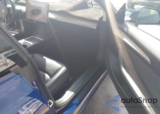 5YJ3E1EB4NF188030: 44409696