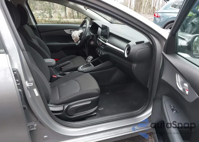 3KPF24AD7PE615630: 44409775